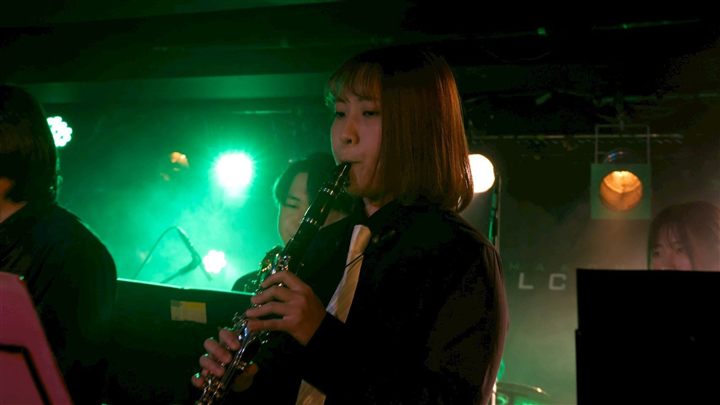 マーチング練習中のCaskadersメンバー
